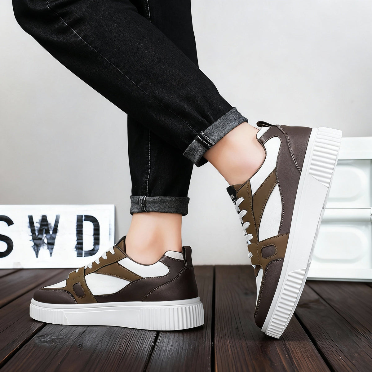 Marston Low-Top Sneakers